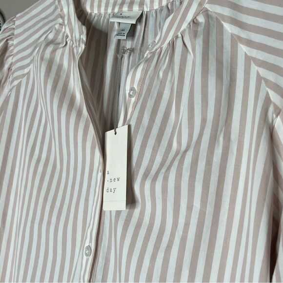 A New Day Taupe striped Balloon Sleeve Quarter Button Blouse XL - Picture 4 of 13